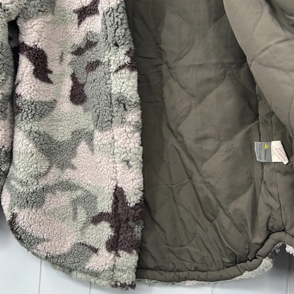 🆕Hem & Thread Camo Sherpa Fleece Green Brown Rose Beige Quilted Lining Last One - Picture 14 of 15